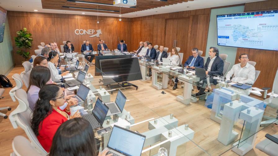 Misión del FMI analiza con empresarios la evolución de la economía dominicana Misión del FMI analiza con empresarios la evolución de la economía dominicana
