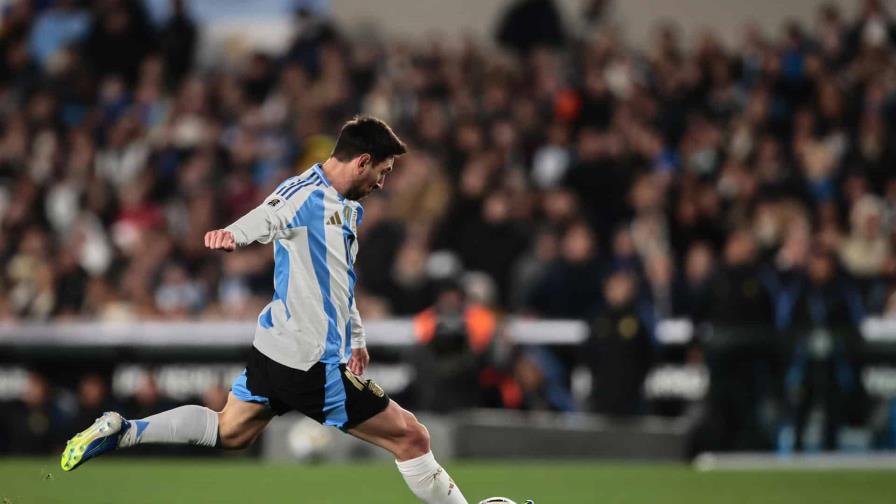 Messi cumple con su leyenda y Argentina golea a una Venezuela se aferra al repechaje