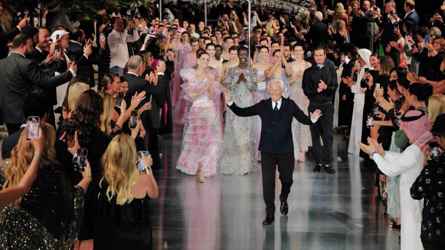 ¡Un italiano en París! Armani conquistó el santuario de la alta costura francesa ¡Un italiano en París! Armani conquistó el santuario de la alta costura francesa