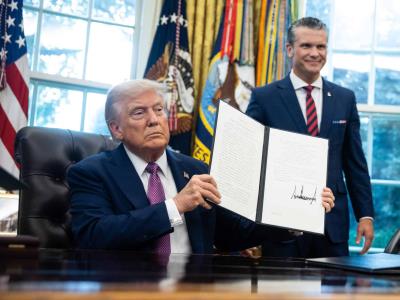 Trump advierte que derribará aviones de Venezuela