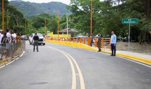 Presidente Abinader inaugura puente sobre el río Bajabonico en Altamira