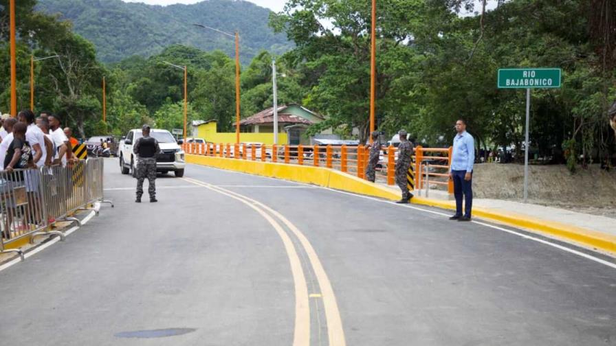 Presidente Abinader inaugura puente sobre el río Bajabonico en Altamira