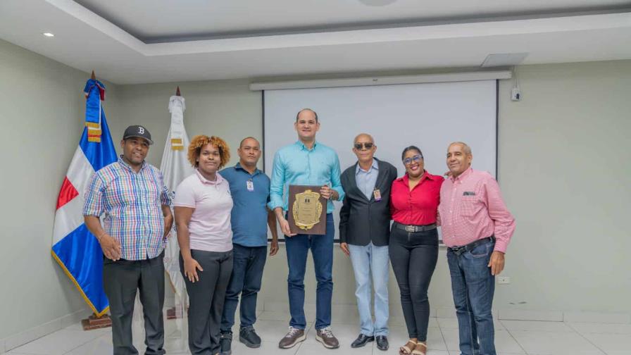 Asociación de Trasplantados reconoce a Adolfo Pérez por su respaldo a pacientes renales