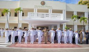 El vicealmirante Crisóstomo Martínez asume como nuevo comandante general de la Armada