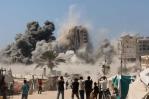 Israel destruye edificio en Gaza y Hamás publica video de rehenes en el día 700 de la guerra