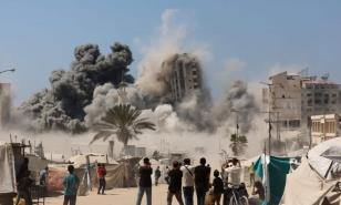 Israel destruye edificio en Gaza y Hamás publica video de rehenes en el día 700 de la guerra