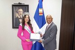 Miss Mundo Dominicana, Mayra Delgado, recibe cuatro reconocimientos en el City Hall de New Jersey