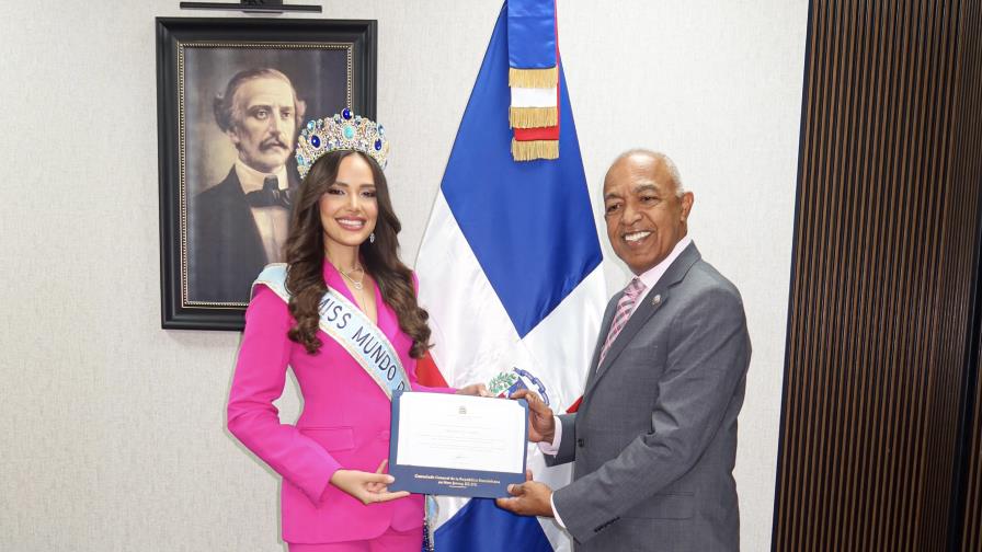 Miss Mundo Dominicana, Mayra Delgado, recibe cuatro reconocimientos en el City Hall de New Jersey Miss Mundo Dominicana, Mayra Delgado, recibe cuatro reconocimientos en el City Hall de New Jersey
