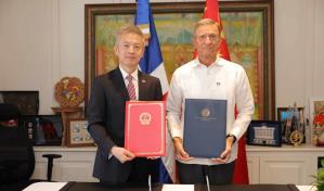 RD y China firman instrumentos de cooperación financiera y formación de funcionarios
