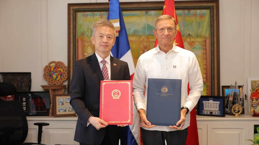 RD y China firman instrumentos de cooperación financiera y formación de funcionarios