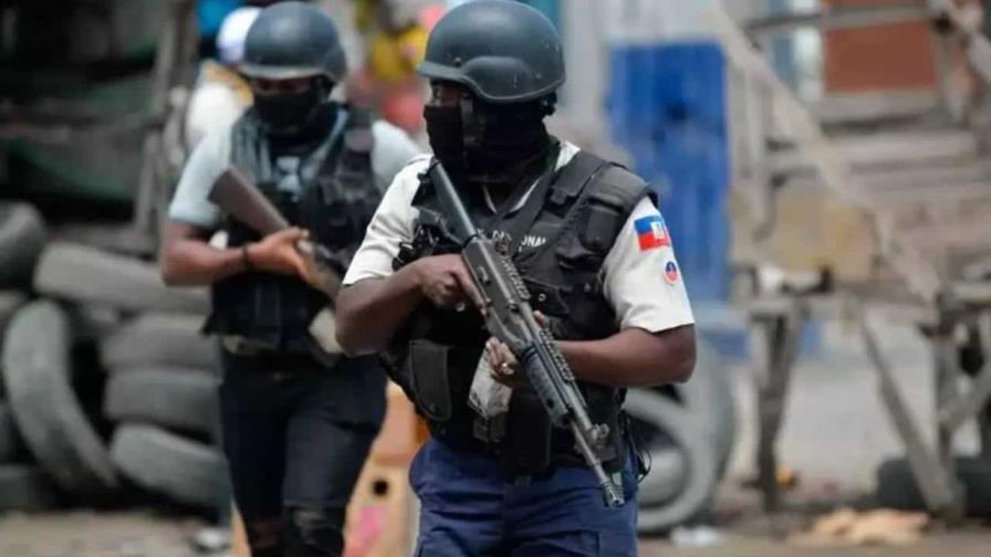 Haití despide a cuatro policías muertos en patrullajes