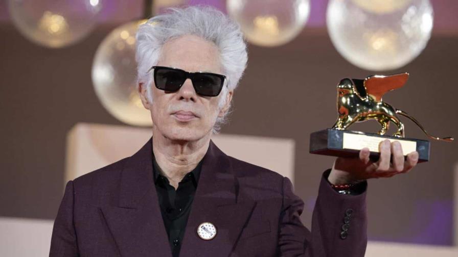 Jim Jarmusch sorprende en Venecia con el León de Oro por Father Mother Sister Brother