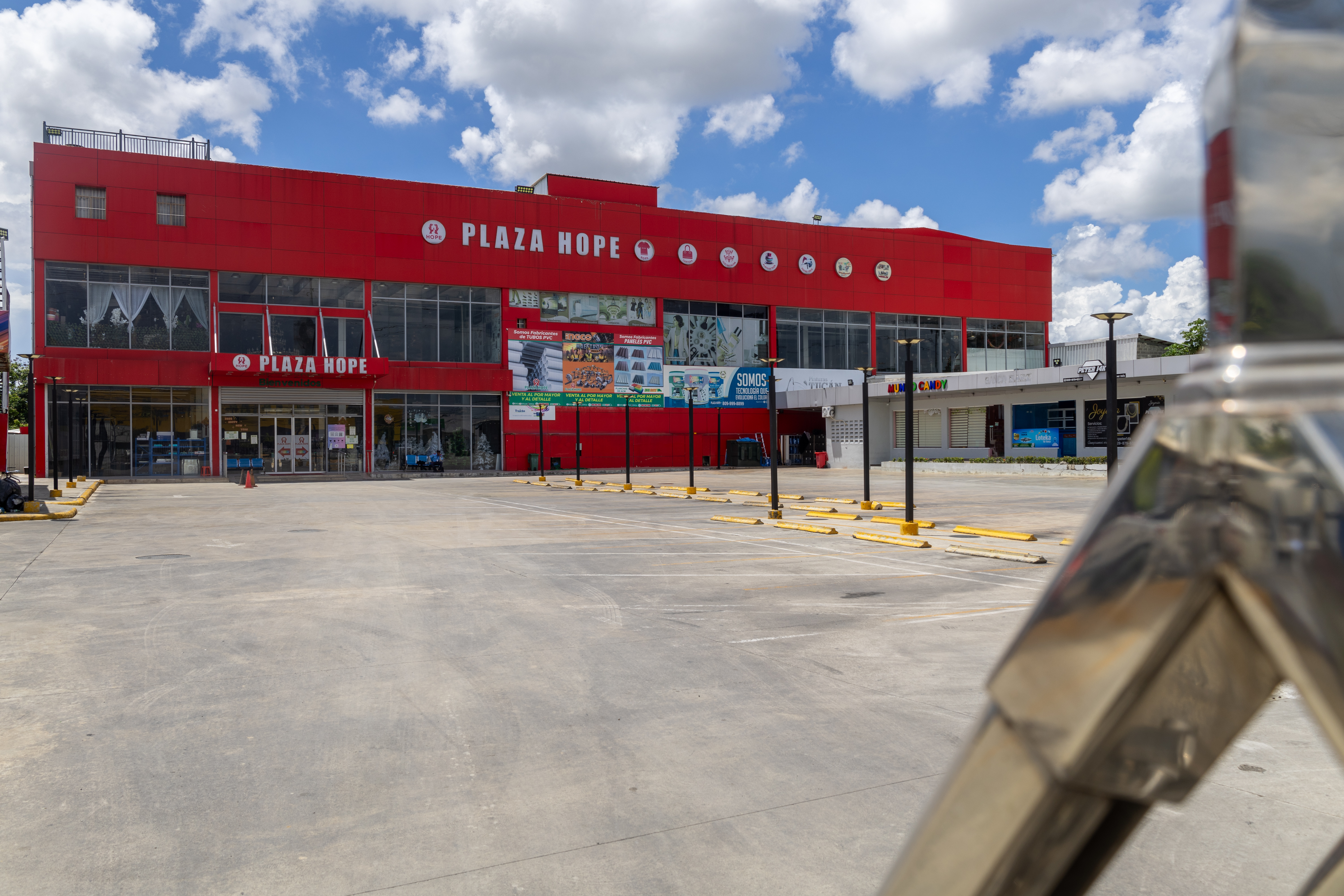 Esta tienda de la avenida República de Colombia tiene mas de un año operando.