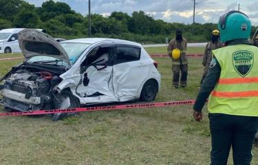 Muere canadiense y menor resulta herido en accidente de tránsito en Boulevard Turístico del Este