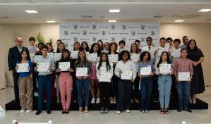 Banco Caribe celebra graduación de su programa de pasantías de verano
