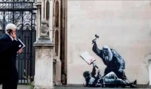 Banksy vuelve a Londres con una pintura ante el edificio del Tribunal de Justicia