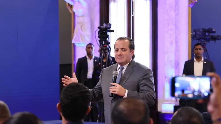 Gobierno propondrá leyes para aprovechar sargazo, asegurar Mipymes y quitar aranceles tecnológicos