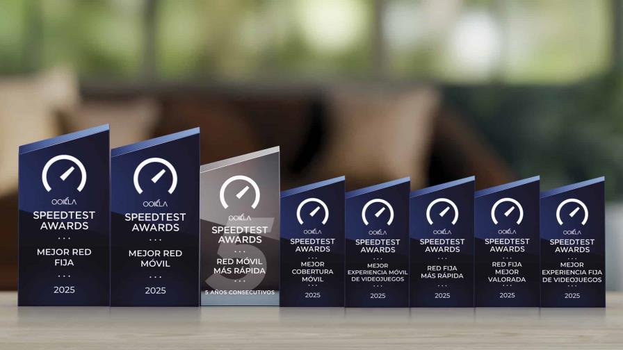 Claro recibe máximo galardón Speedtest® Awards por ganar Red Móvil Más Rápida de RD por 5 años Claro recibe máximo galardón Speedtest® Awards por ganar Red Móvil Más Rápida de RD por 5 años