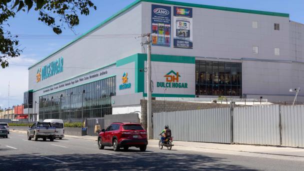 Mived cierra comercios por violaciones a normas - Diario Libre