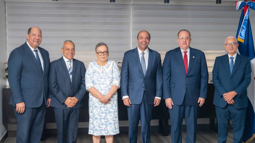 Refidomsa posesiona a Germán Brito, Rodríguez y Portorreal en su consejo de administración Refidomsa posesiona a Germán Brito, Rodríguez y Portorreal en su consejo de administración