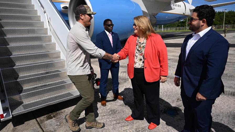 Secretario de Guerra de EE. UU. visita Puerto Rico en medio de polémicas maniobras militares