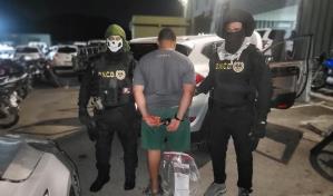 Ocupan 36 paquetes de presunta cocaína y arrestan a tres personas en Baní