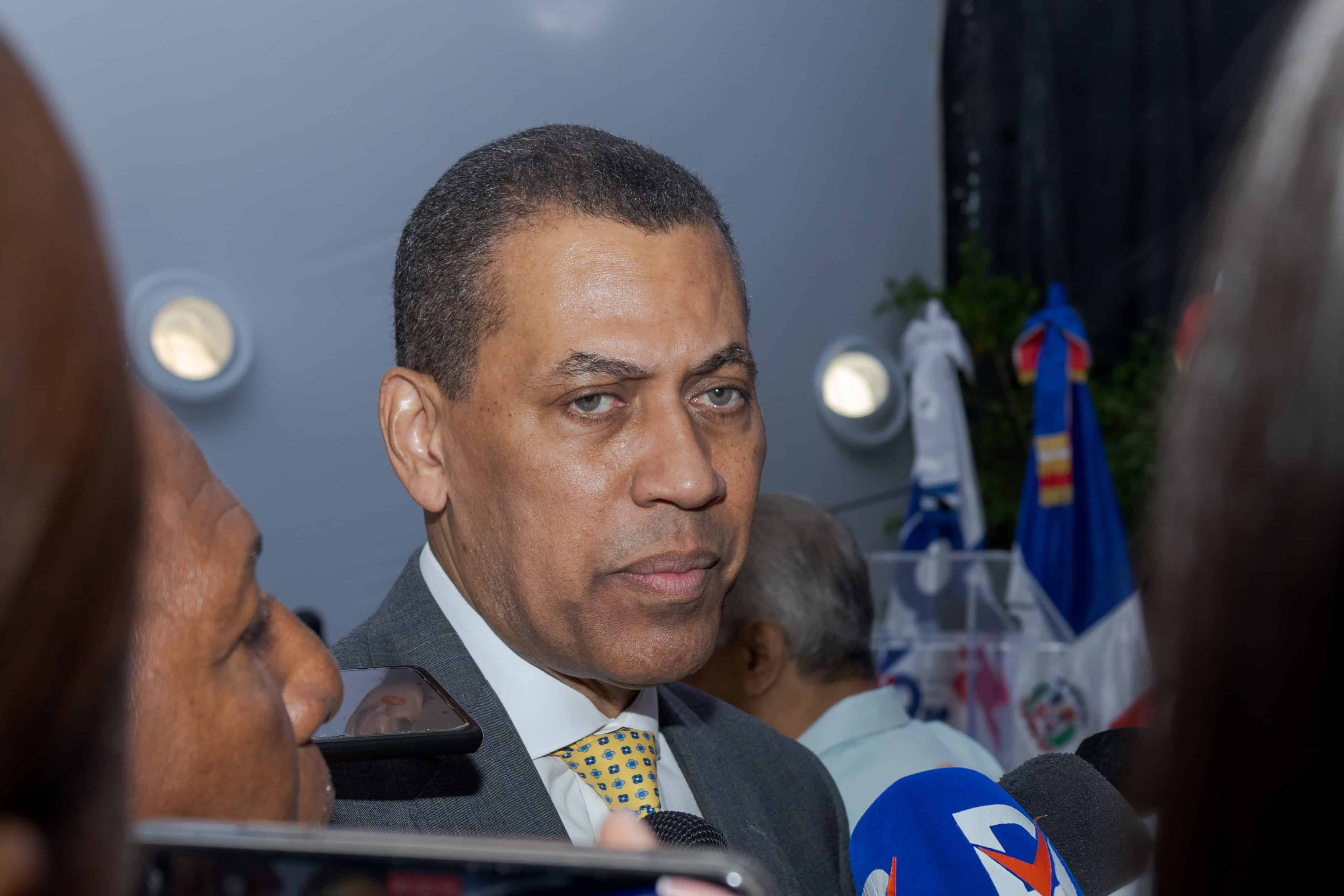 El presidente del Consejo Directivo del Indotel, Guido Gómez Mazara. 