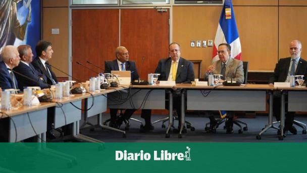 Gobierno y banca revisan economía ante alza del dólar
