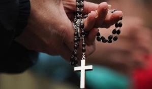 Solicitan prisión preventiva para sacerdote acusado de abuso sexual a dos hermanas