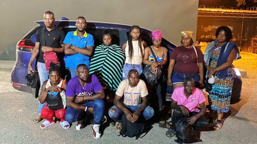 Ejército intercepta dos vehículos y desmantela operación de transporte ilegal de haitianos en Mao Ejército intercepta dos vehículos y desmantela operación de transporte ilegal de haitianos en Mao