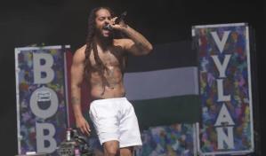 BBC bajo fuego por difundir actuaci&oacute;n con mensaje contra Israel en el Festival de Glastonbury