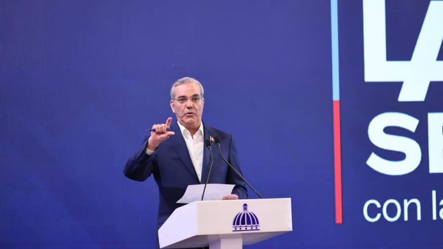 Abinader solicita que se haga una investigación sobre la compra de vehículos en el Gobierno Abinader solicita que se haga una investigación sobre la compra de vehículos en el Gobierno