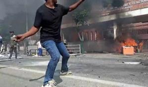 Incendio en el Parlamento de Nepal tras dimisi&oacute;n del primer ministro