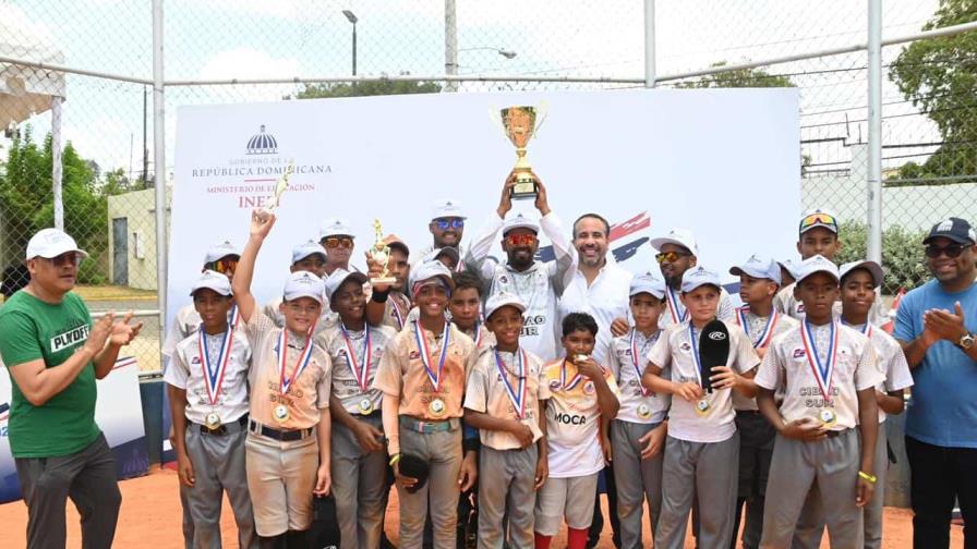 Moca se corona campeón del II Torneo Nacional de Béisbol Escolar 2025
