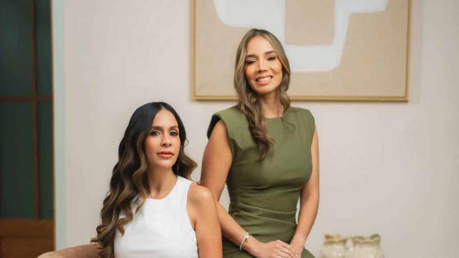 Las doctoras Estrella Mart&iacute;nez y Gisselle Esca&ntilde;o inauguran el centro Neovita