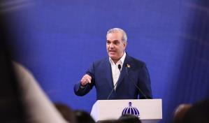 Abinader dice a funcionarios que no tolerará corrupción: "Puedo tener amigos, pero jamás cómplices