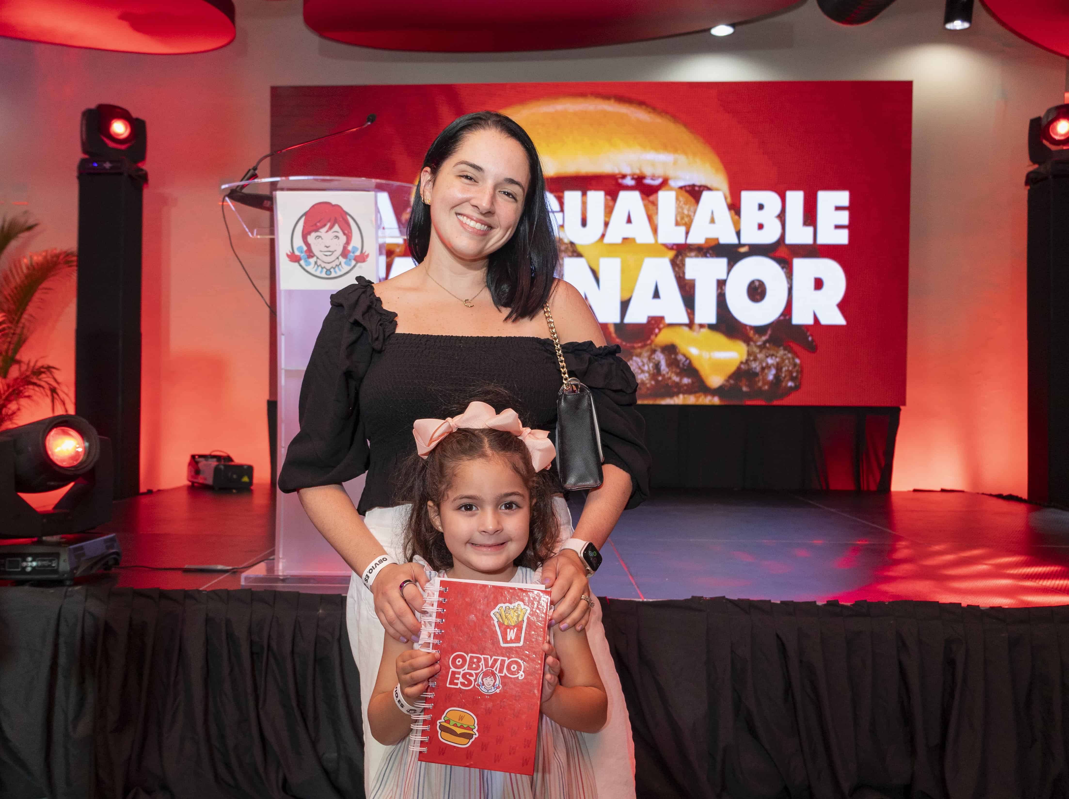Christine de Serret y Elena Serret.