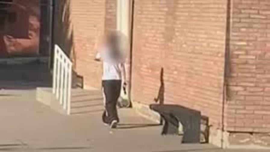 Adolescente dispara con un arma y se atrinchera en un colegio de Argentina Adolescente dispara con un arma y se atrinchera en un colegio de Argentina