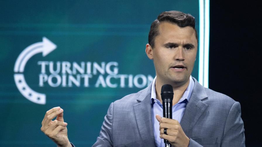 El comentarista Charlie Kirk en estado crítico tras tiroteo en universidad de Utah; hay un detenido