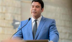 Senado guarda minuto de silencio por amigo de Barón Duluc y otros fallecidos en accidentes