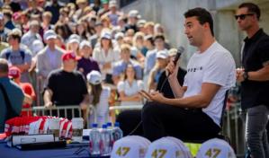 Disparan en el cuello a comentarista seguidor de Trump en un acto en la universidad de Utah