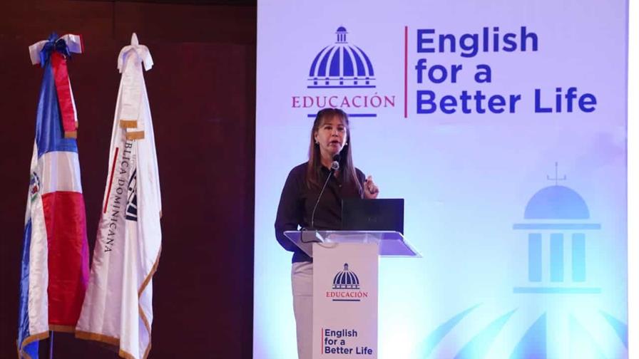 Minerd expande su programa "English for a Better Life" a 351 planteles este año