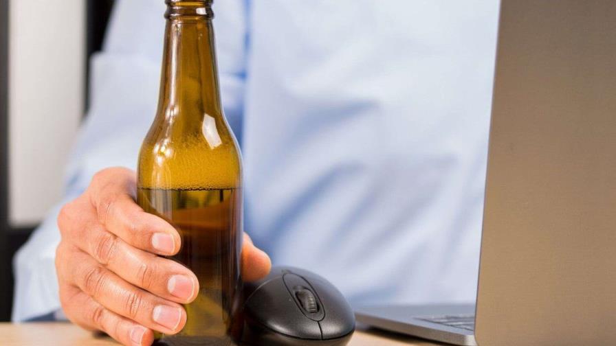 ¿Es poco ético beber cerveza sin alcohol en el trabajo?