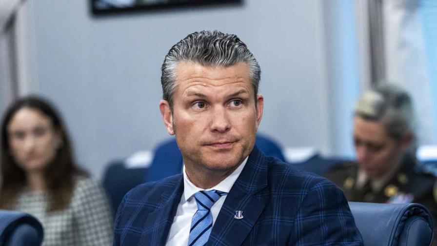 Maduro tiene muchas decisiones que tomar, advierte Hegseth, secretario de Guerra de EE. UU.