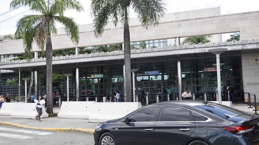 EE. UU. exige a solicitantes de visas aplicar en su país de residencia o nacimiento