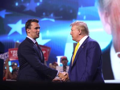 Trump ordena ondear a media asta banderas por muerte de Charlie Kirk