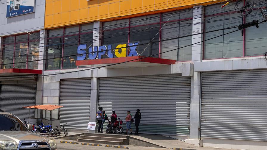 Negocios chinos siguen cerrados cinco días después de ser intervenidos por el Mived