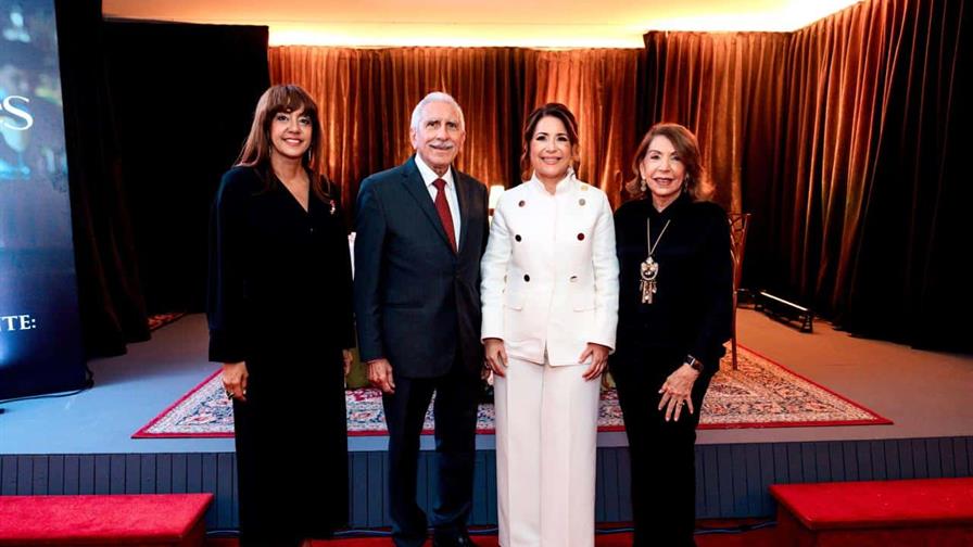Jacqueline Viteri presenta Modales a la carta, una guía práctica de etiqueta para la vida cotidiana