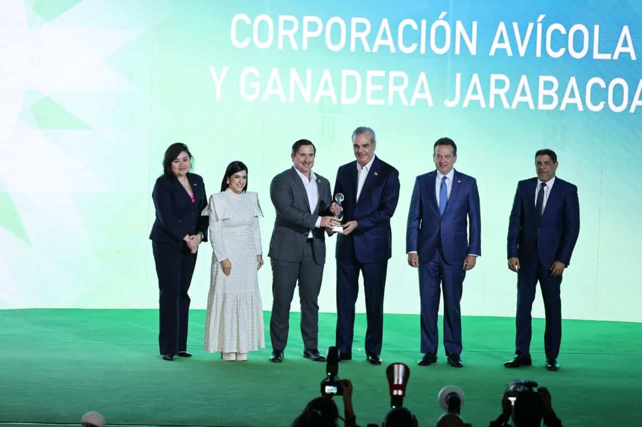 En la categoría Agroindustria fue reconocida la Corporación Avícola y Ganadera Jarabacoa.