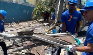 Alcaldía del DN retira puestos informales y parqueos en el entorno de la Ciudad Sanitaria